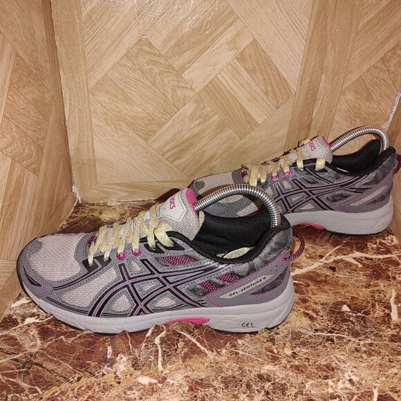 Asics women's gray running shoes sneaker size 7.       489 - Picture 5 of 11